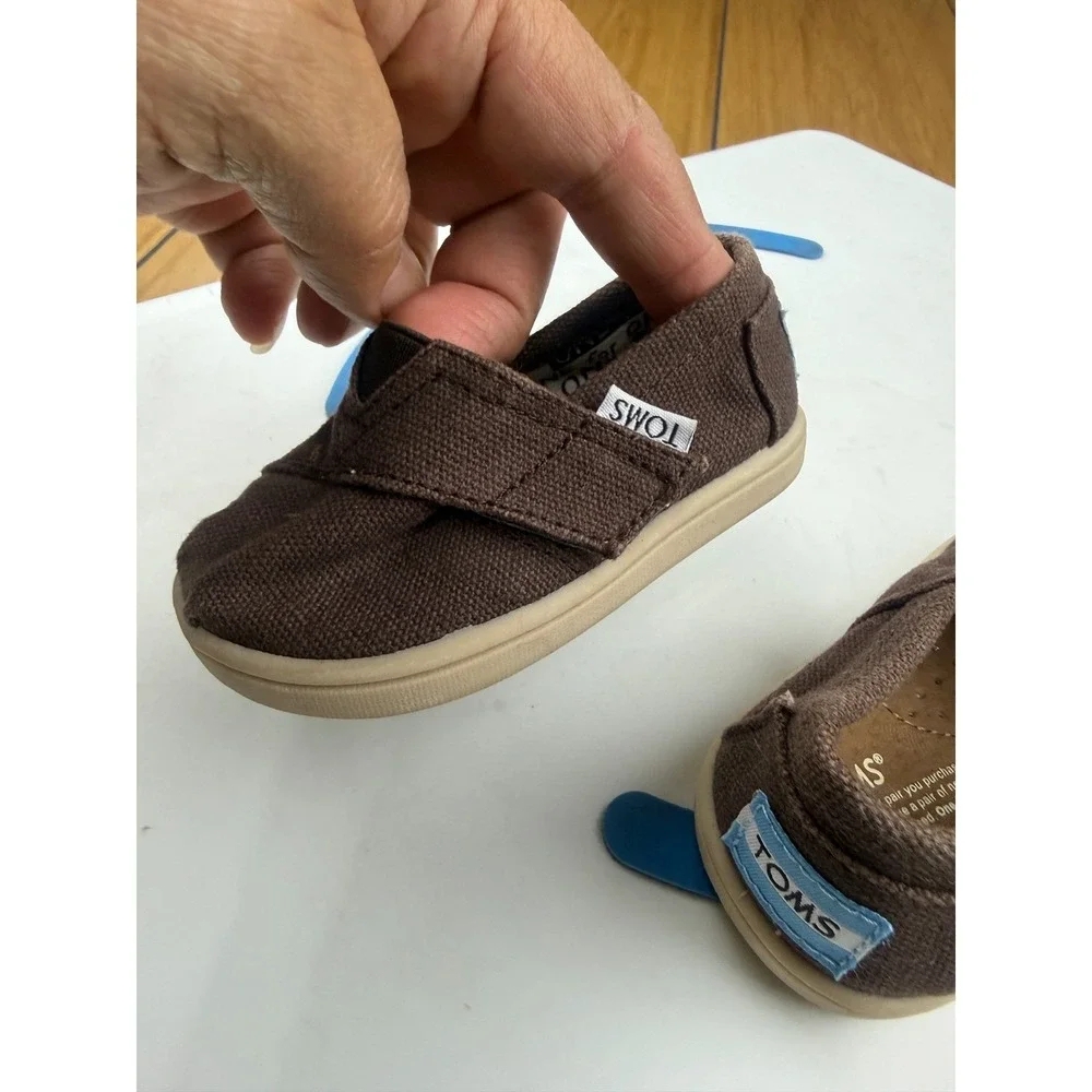TOMS Tiny Canvas Brown Slip On Shoes Toddler Size T4 Hook‎ and Loop Strap